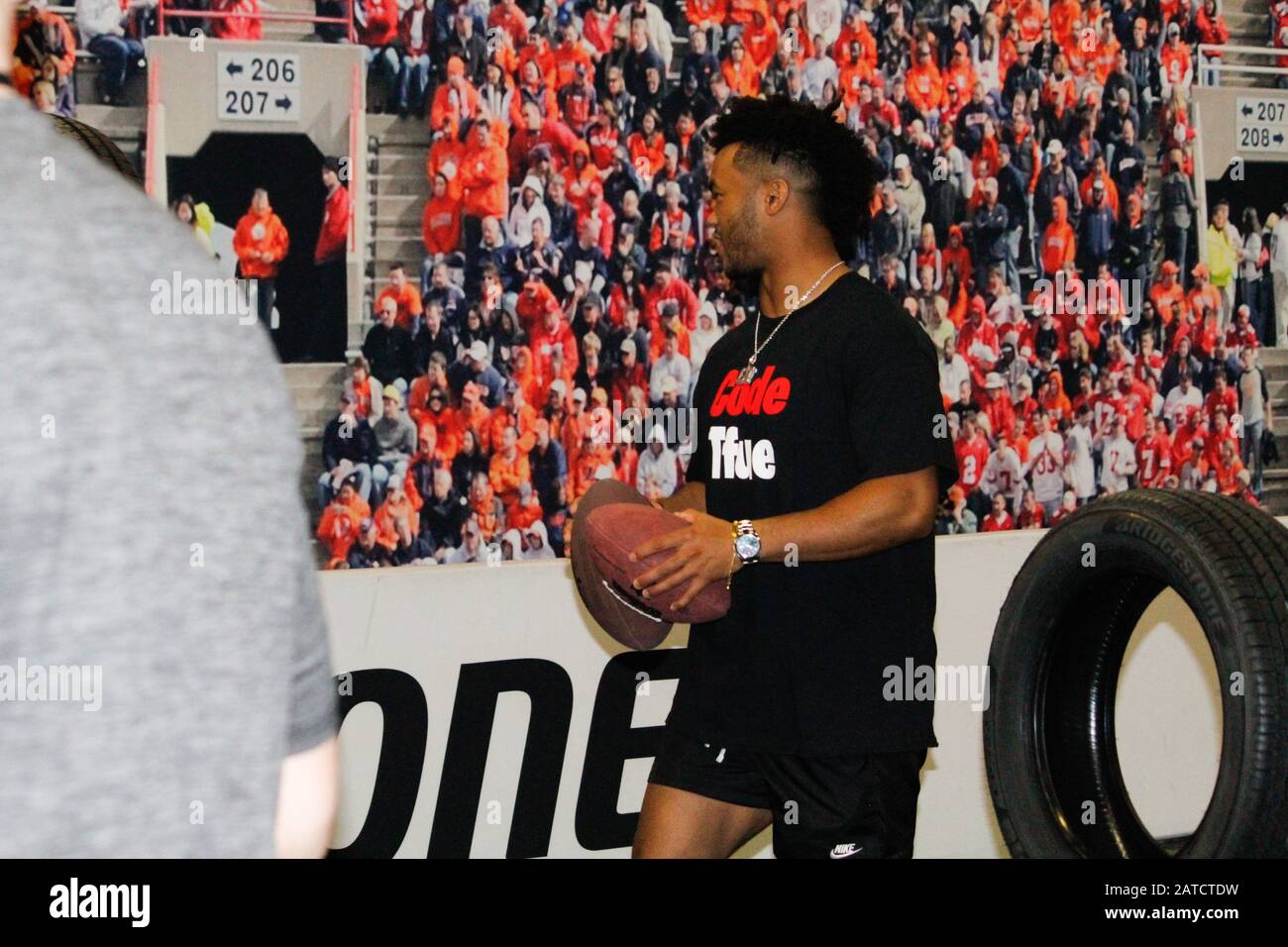 Miami, États-Unis. 01 février 2020. Le joueur de Kyler Murray des cardinaux de l'Arizona pendant l'expérience live de superbowl où les fans ont l'occasion de voir et de recevoir des autographes de certains joueurs de football américains et également de participer à certains jeux, quiz et obtenir des prix ce samedi (01) veille du jeu de superbowl 2020. (Photo De Niyi Fate/Thenews2/Pacific Press) Crédit: Pacific Press Agency/Alay Live News Banque D'Images