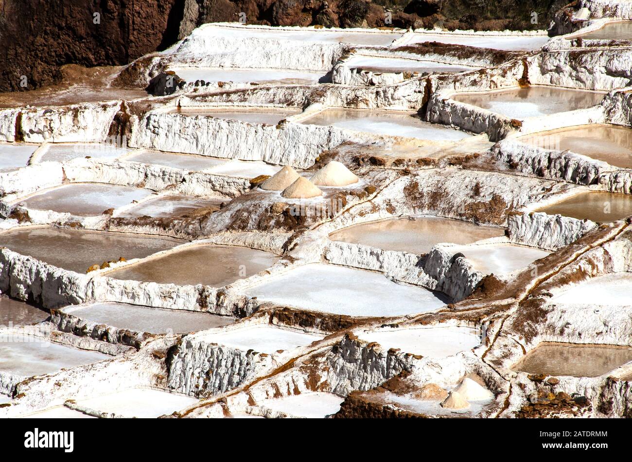 Vue pittoresque sur les terrasses de Salinas de Maras, au Pérou. Sel mine naturelle. Inca Salt casseroles à Maras, près de Cuzco dans la Vallée Sacrée, au Pérou Banque D'Images