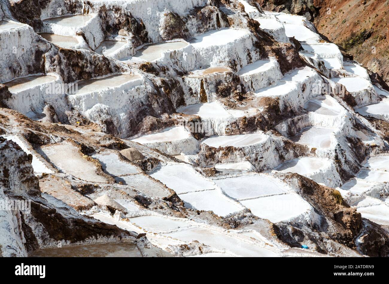 Vue pittoresque sur les terrasses de Salinas de Maras, au Pérou. Sel mine naturelle. Inca Salt casseroles à Maras, près de Cuzco dans la Vallée Sacrée, au Pérou Banque D'Images