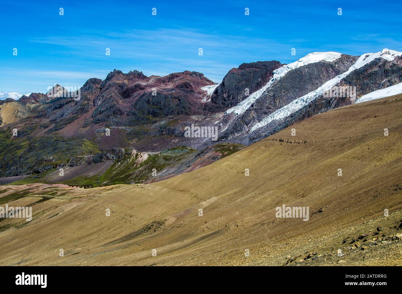 Vinicunca, Pérou - Rainbow Mountain (5200 m) dans les Andes, Cordillera de los Andes, région de Cusco en Amérique du Sud. Montagnes Pérou paysage Banque D'Images