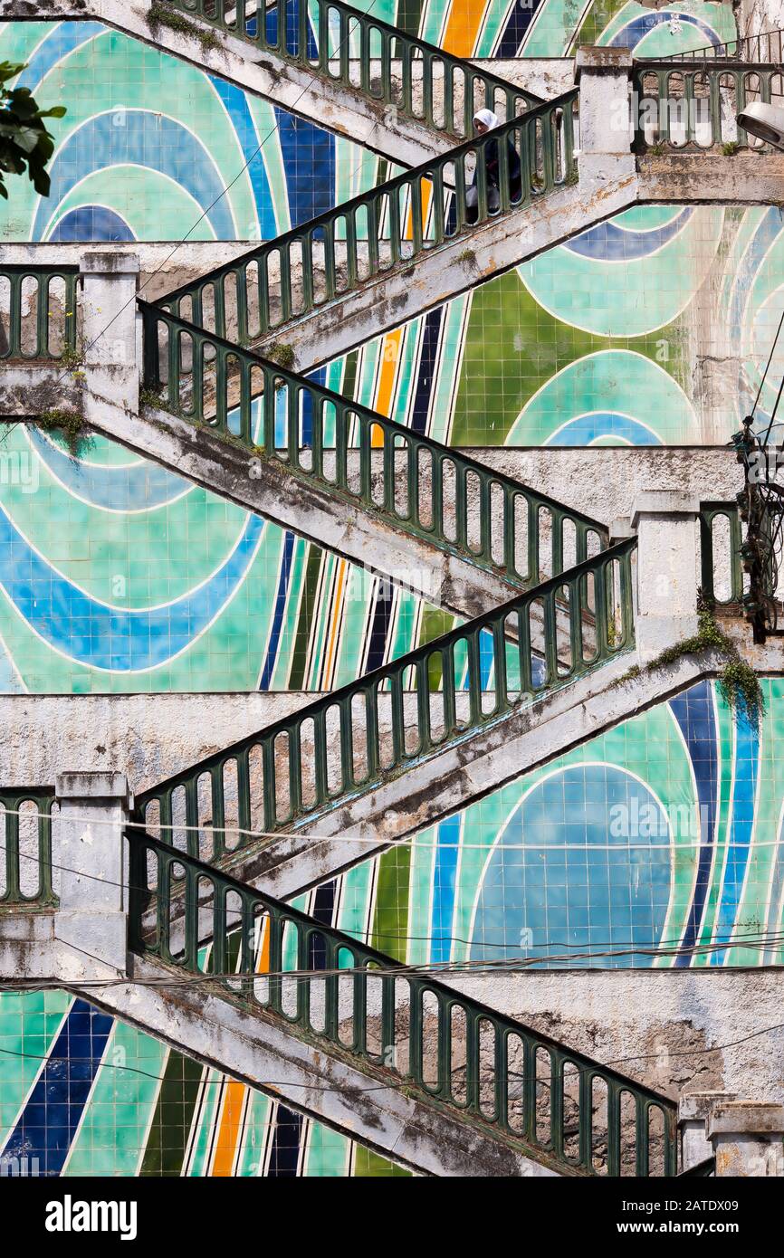 L'émerveiller des escaliers monte jusqu'à la casbah d'Alger, Algérie Banque D'Images