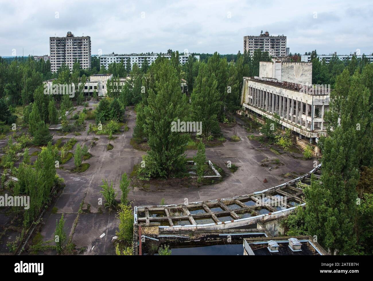 Place centrale dans la ville abandonnée de Pripyat dans la zone d'exclusion de Tchernobyl, en Ukraine Banque D'Images