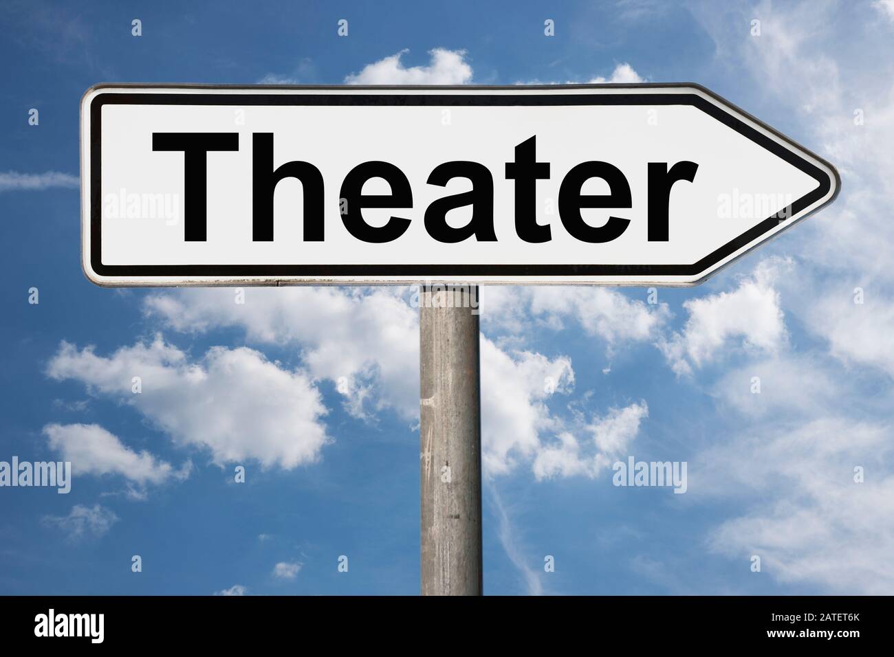 Photo détaillée d'un panneau avec l'inscription Théâtre (Théâtre) Banque D'Images