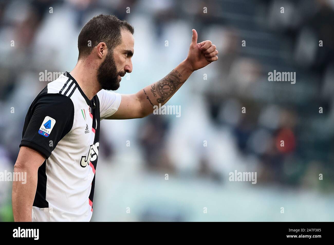 Turin, Italie - 02 février 2020: Gonzalo Higuain de Juventus FC gestes pendant le match de football de Serie A entre Juventus FC et ACF Fiorentina. Juventus FC a gagné 3-0 sur ACF Fiorentina. Crédit: Nicolò Campo/Alay Live News Banque D'Images