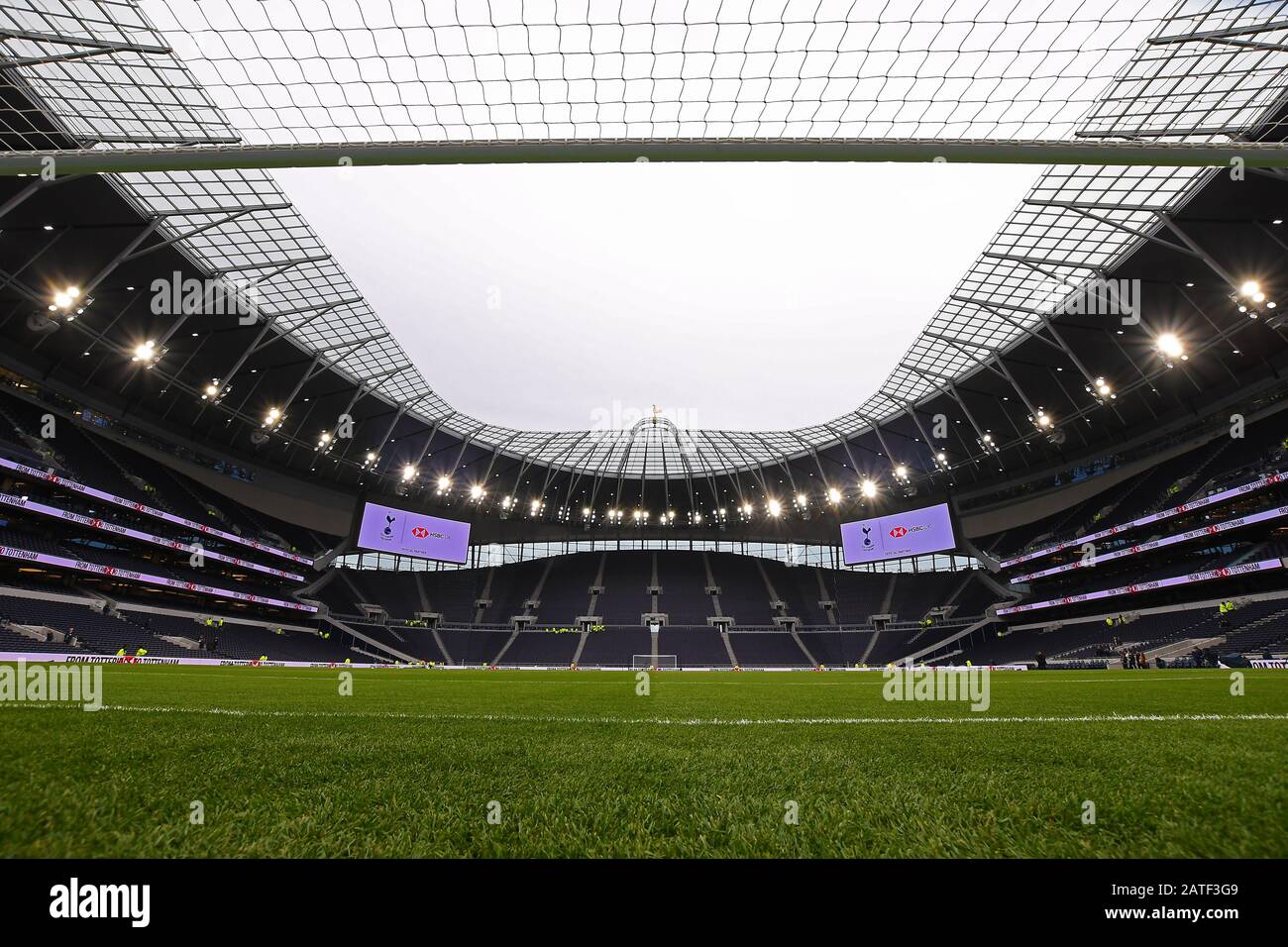 Londres, ANGLETERRE - 2 FÉVRIER 2020: Vue générale du lieu vu avant le match de la Premier League 2019/20 entre Tottenham Hotspur FC et Manchester City FC au stade Tottenham Hotspur. Banque D'Images