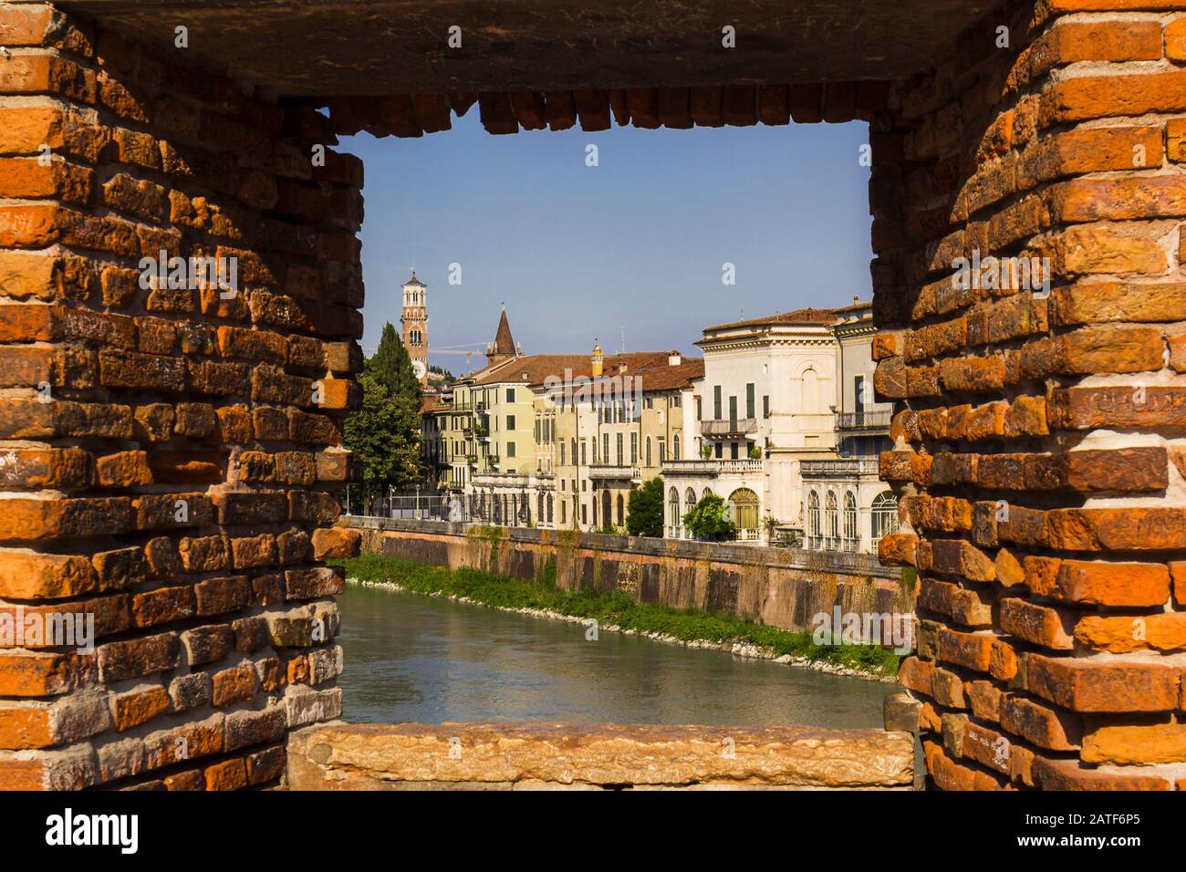 Fenêtre du pont Castelvecchio, Vérone Banque D'Images