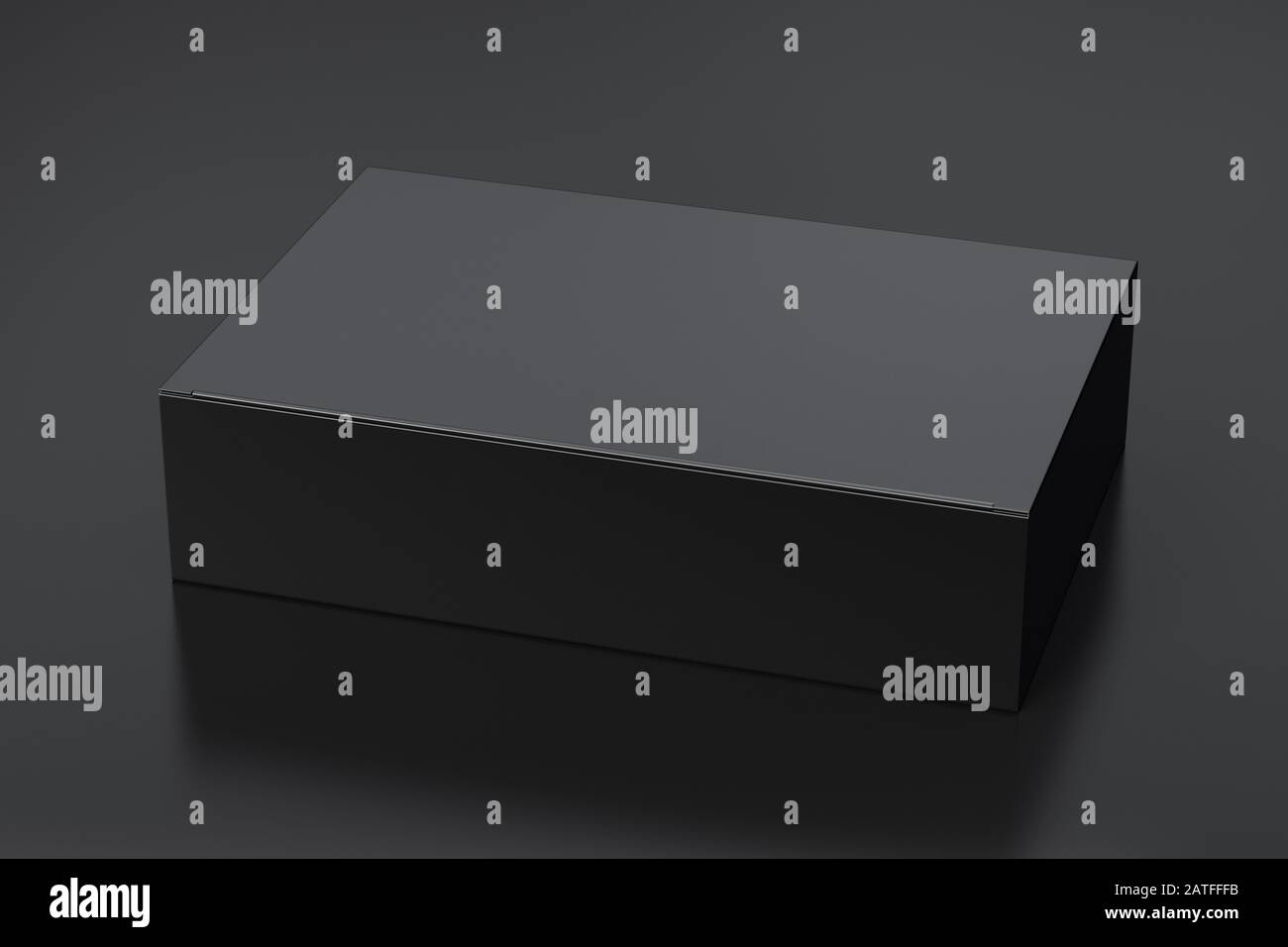 Boîte plate large noire vierge avec couvercle rabattable fermé sur fond noir. Chemin de détourage autour de la maquette de boîte Banque D'Images