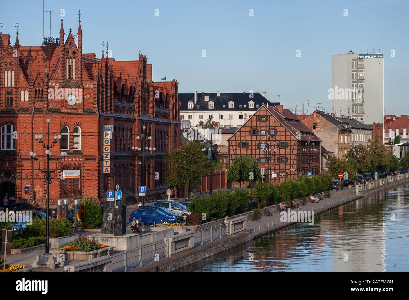 BYDGOSZCZ, POLOGNE Architecture de la ville de Bydgoszcz, sur la rivière Brda en Pologne. Ville en Pologne avec une belle architecture néo-gothique et néo-baroque. Banque D'Images