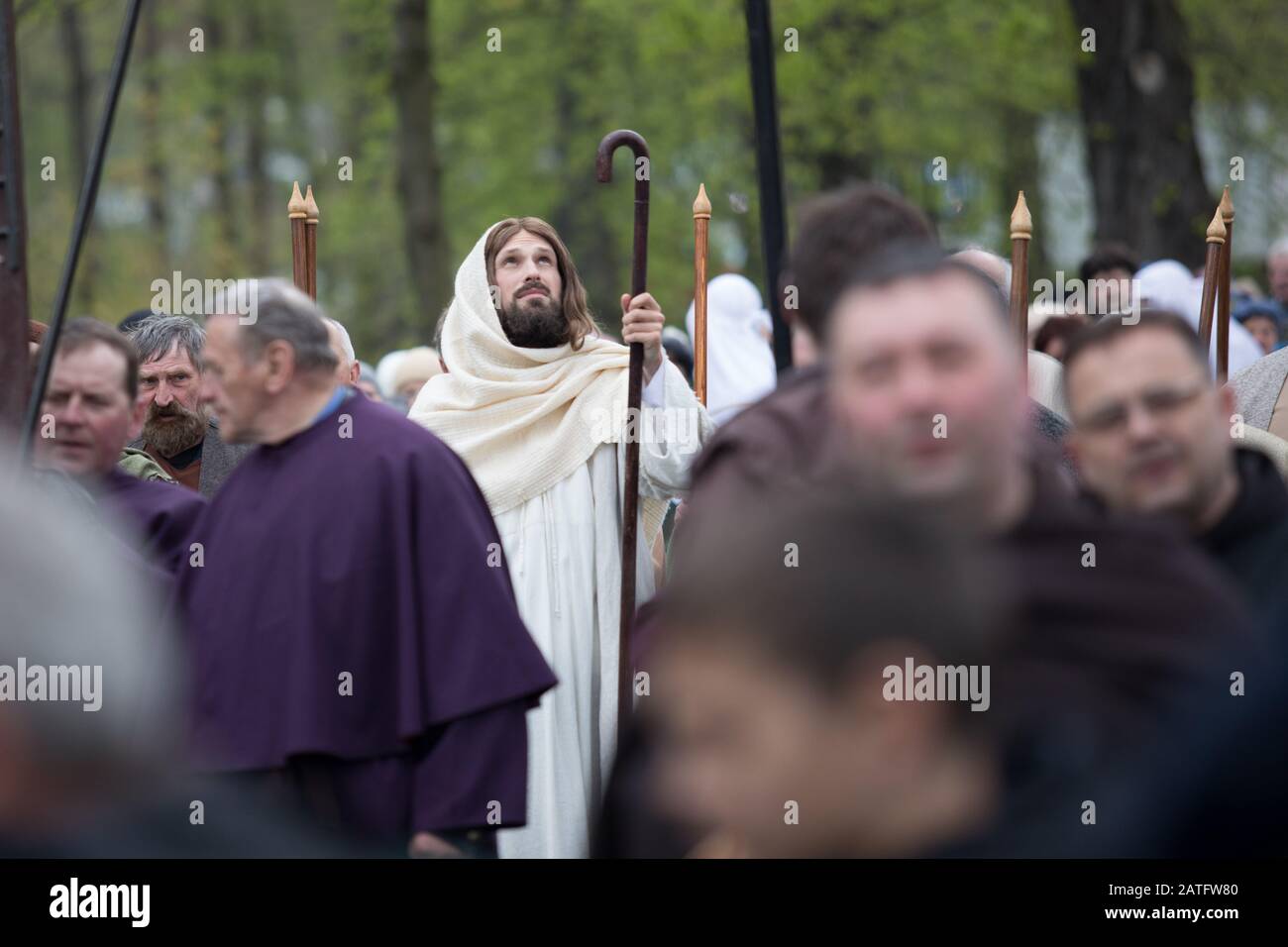 Pologne, Kalwaria Zebrzydowska - 13 avril 2017: Célébrations du Paschal Triduum. Laver les jambes de 12 vieux hommes. Banque D'Images