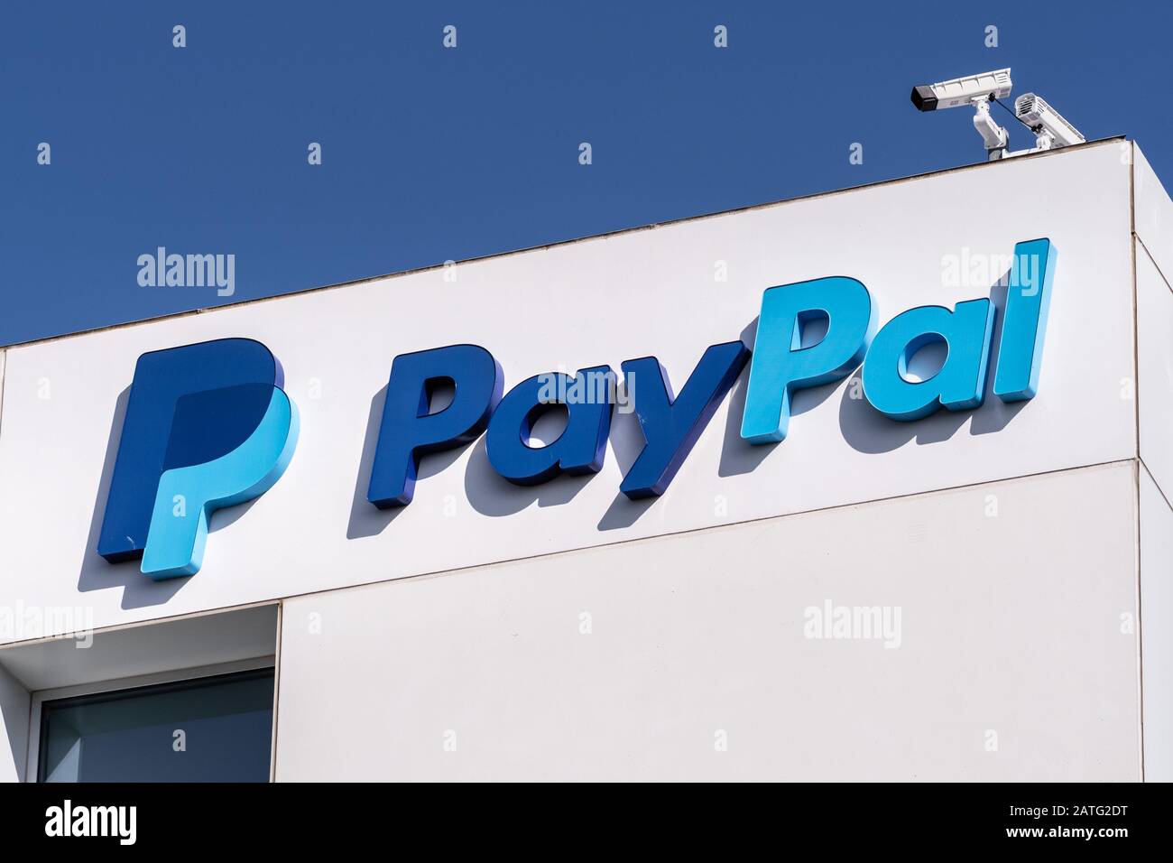 31 janvier 2020 San Jose / CA / USA - gros plan du logo PayPal à leur siège social dans la Silicon Valley; PayPal Holdings Inc. Est une entreprise américaine operat Banque D'Images