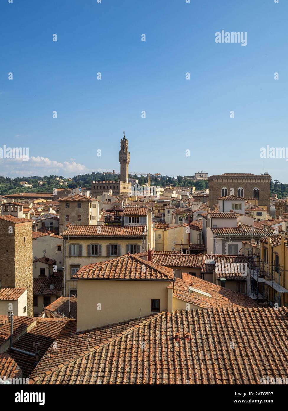 Vue sur les toits de Florence, depuis le Campanille di Giotto, avec le Palazzo Vecchio à l'extrémité Banque D'Images