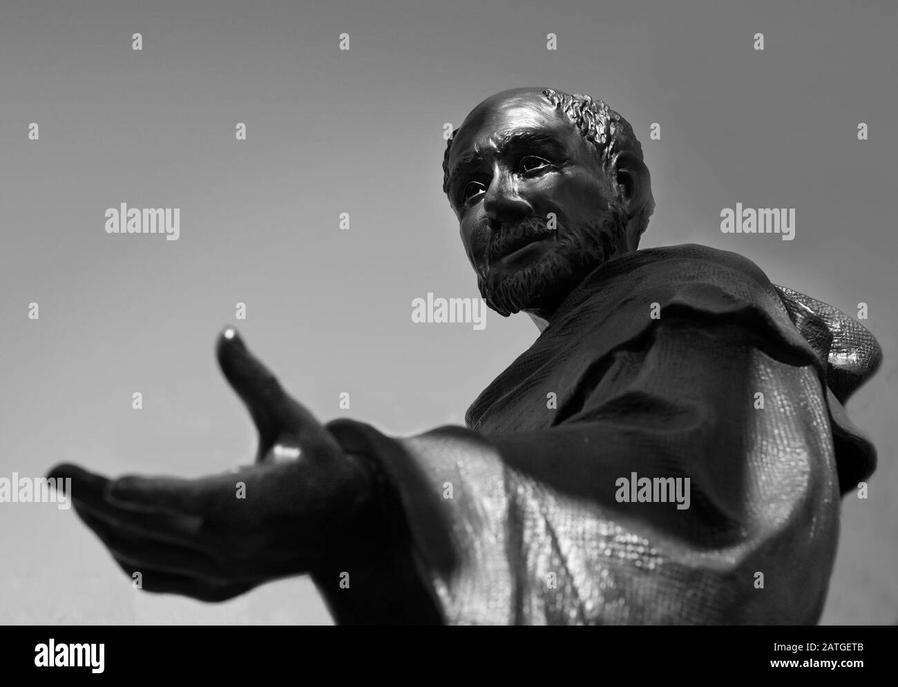Statue de bronze de Saint François devant la basilique de la cathédrale Saint François d'Assise à Santa Fe, Nouveau-Mexique, États-Unis Banque D'Images