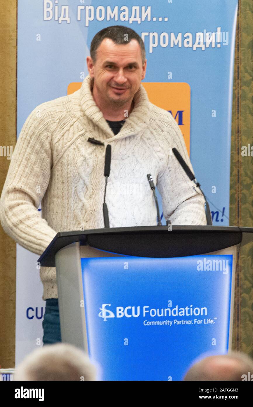Oleg Sentsov, cinéaste, écrivain et militant ukrainien de Crimée, lors de son rapport pour la communauté ukrainienne, le 02 février 2020 à Toronto, ON, Cana Banque D'Images