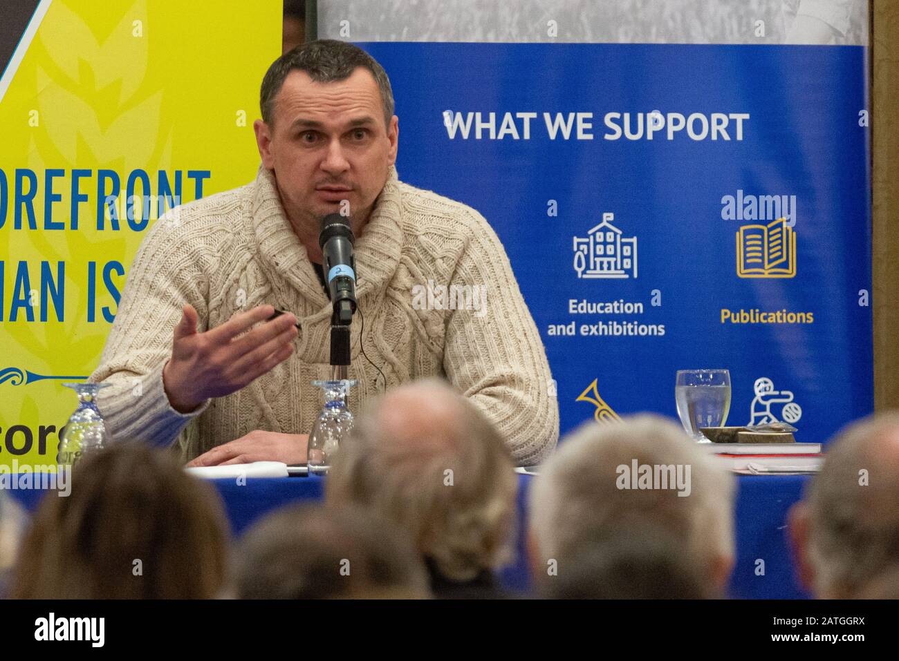 Oleg Sentsov, cinéaste, écrivain et militant ukrainien de Crimée, lors de son rapport pour la communauté ukrainienne, le 02 février 2020 à Toronto, ON, Cana Banque D'Images