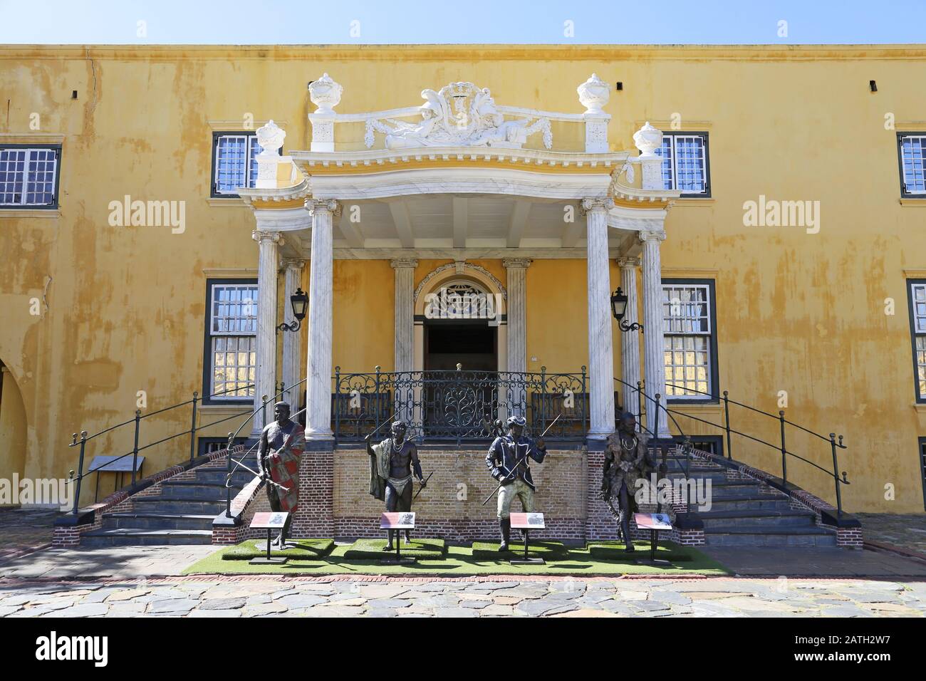 Statues De Chef Tribal, Governor'S House, Castle Of Good Hope, Cape Town, Table Bay, Western Cape Province, Afrique Du Sud, Afrique Banque D'Images