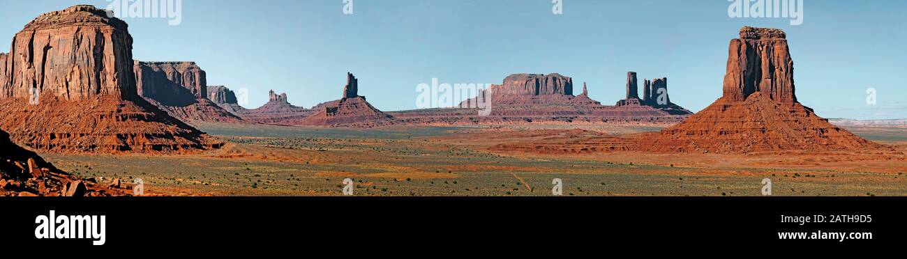 Vue panoramique du point de vue de l'artiste de Monument Valley, Arizona USA, Banque D'Images