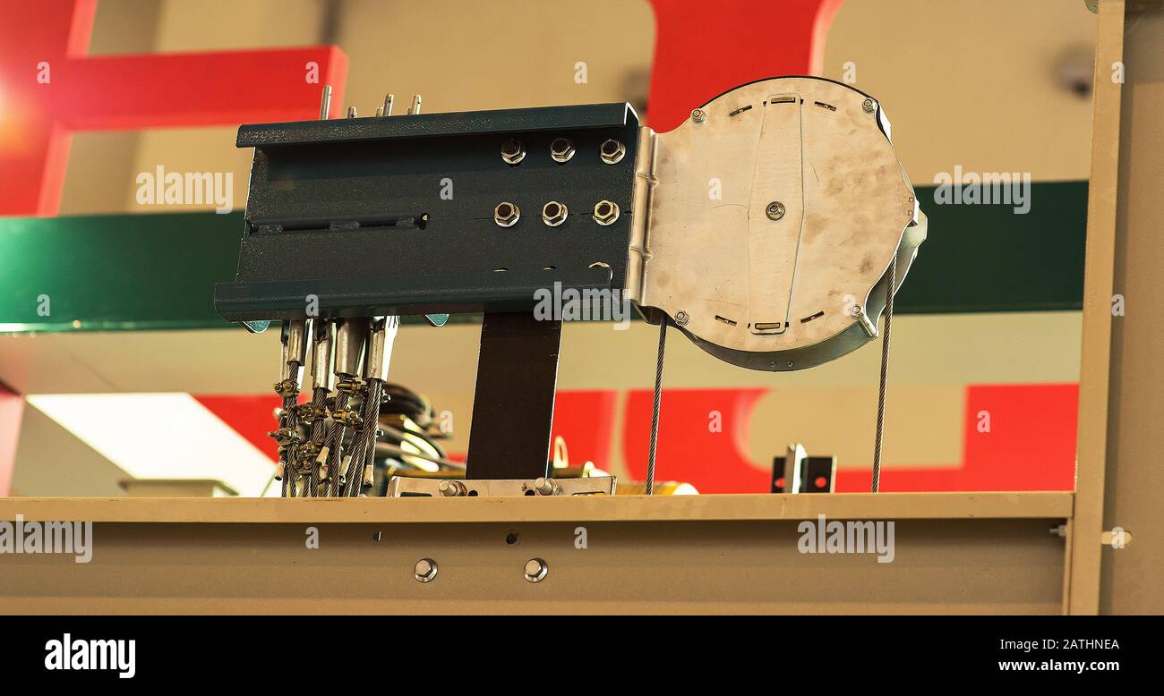 Entretien de l'arbre de l'élévateur. Commande du câble Banque D'Images
