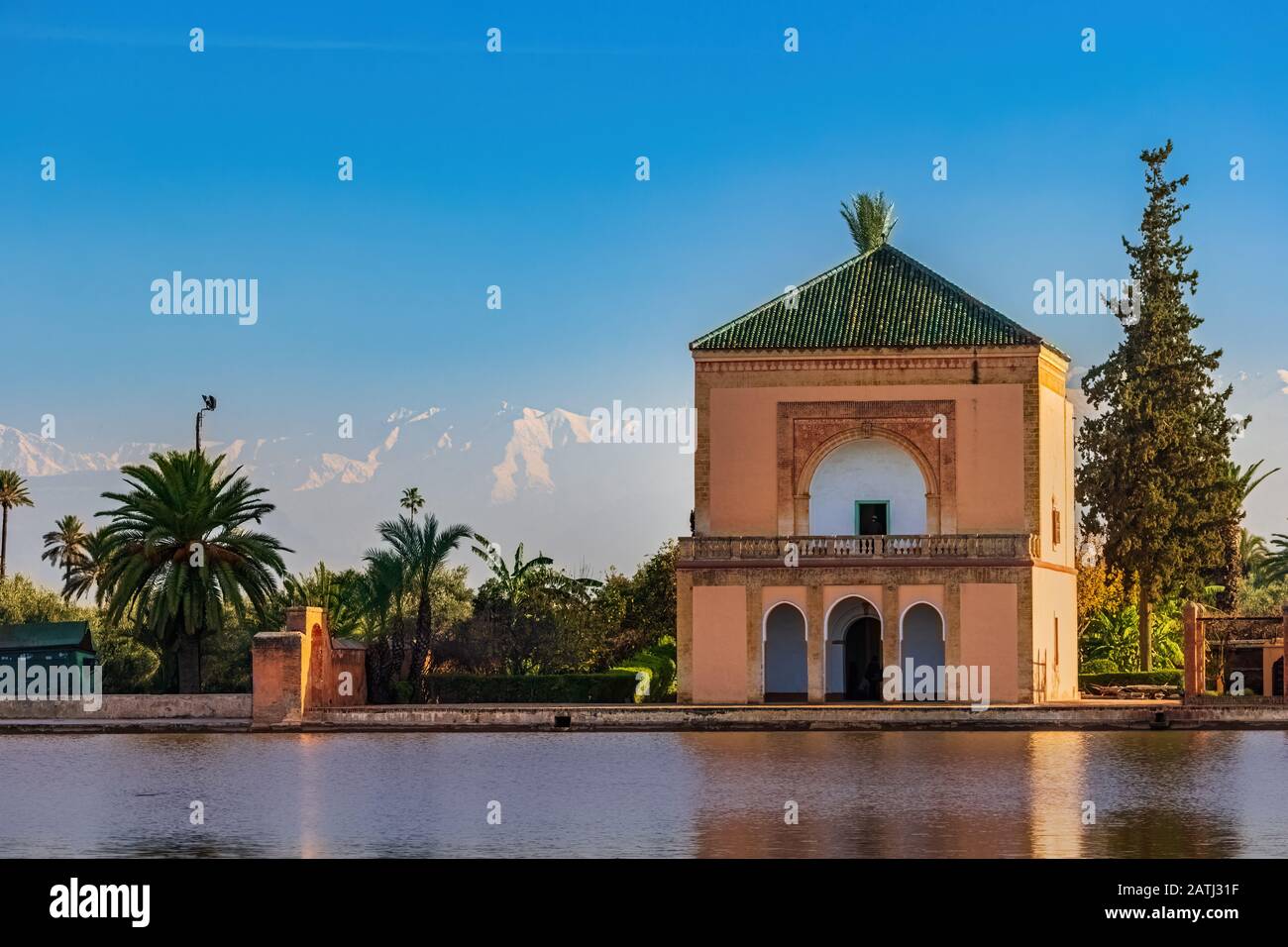 Le Pavillon Menara Et Les Jardins De Marrakech, Maroc Photo Stock - Alamy