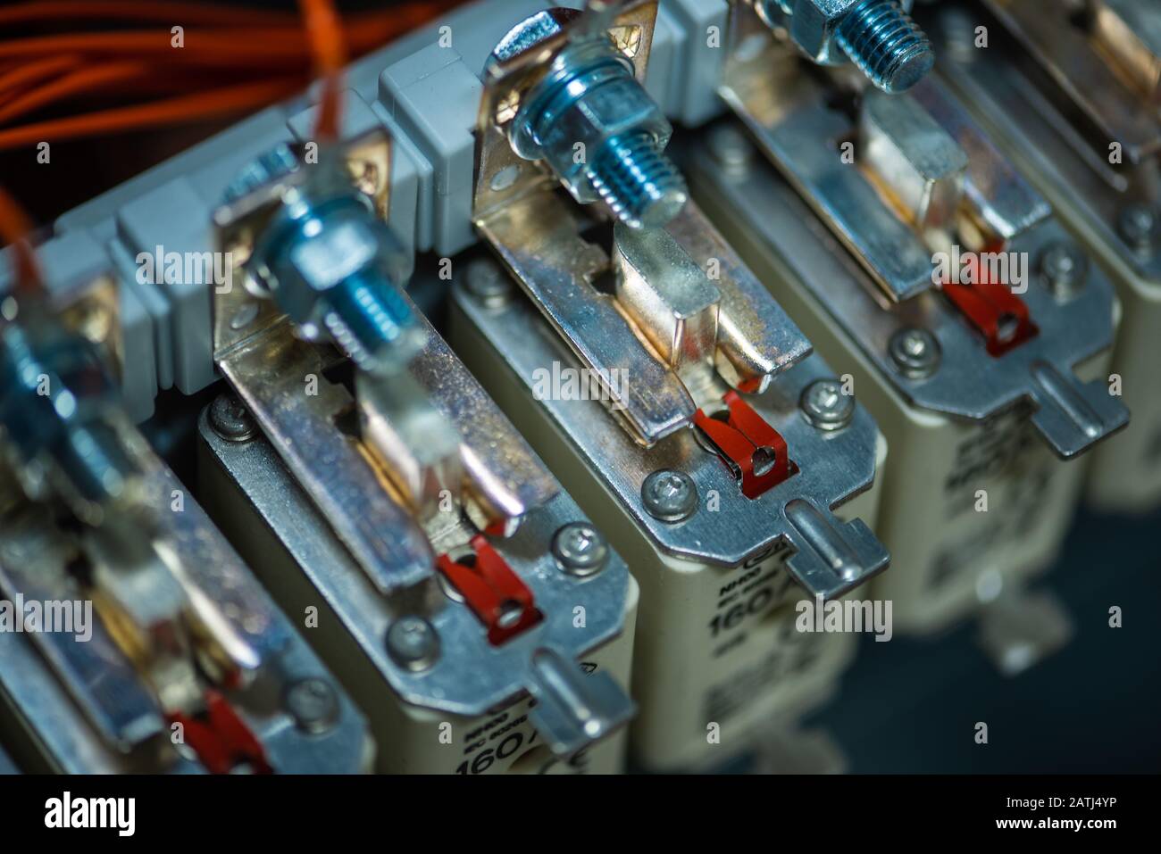 Fusible d'étiquette centré dans la fermeture de l'installation du circuit électrique Banque D'Images