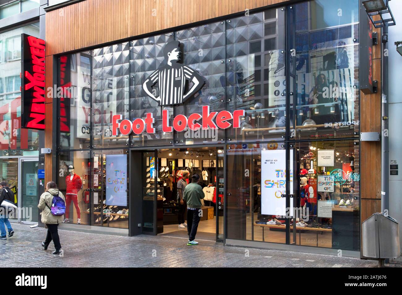 Foot Locker, boutique de vêtements de sport dans la rue commerçante Hohe Strasse, Cologne, Allemagne. Sportfachgeschaeft Foot Locker auf der Einkaufsstrasse Hohe S Banque D'Images