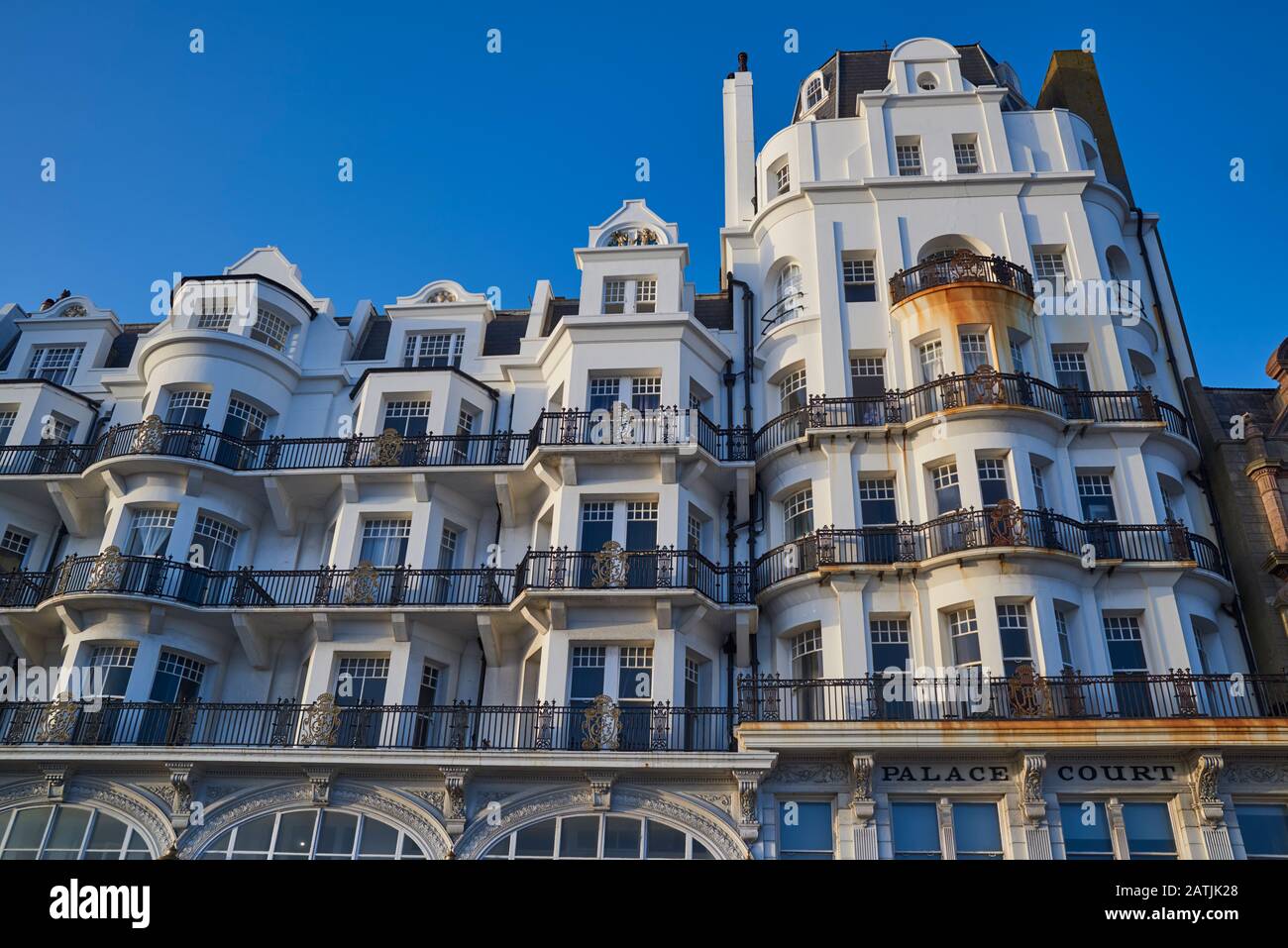 Le bâtiment Victorian Palace court situé dans le quartier de White Rock, sur le front de mer de Hastings, dans le East Sussex, au Royaume-Uni Banque D'Images
