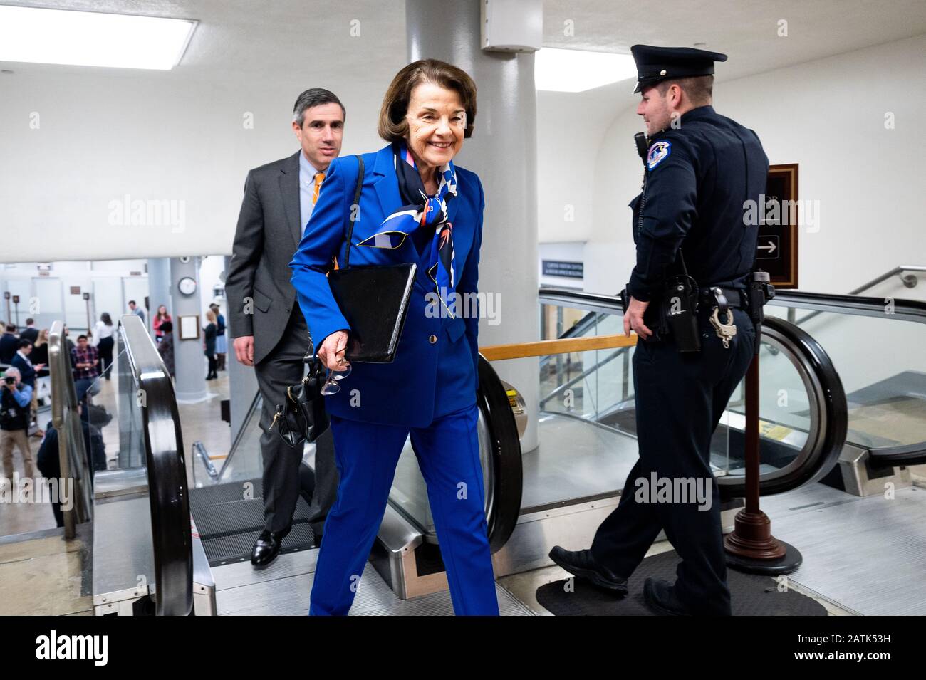 Washington, États-Unis. 3 février 2020. Le sénateur américain Dianne Feinstein (D-CA) arrive au procès de destitution du Sénat. Crédit: Sopa Images Limited/Alay Live News Banque D'Images