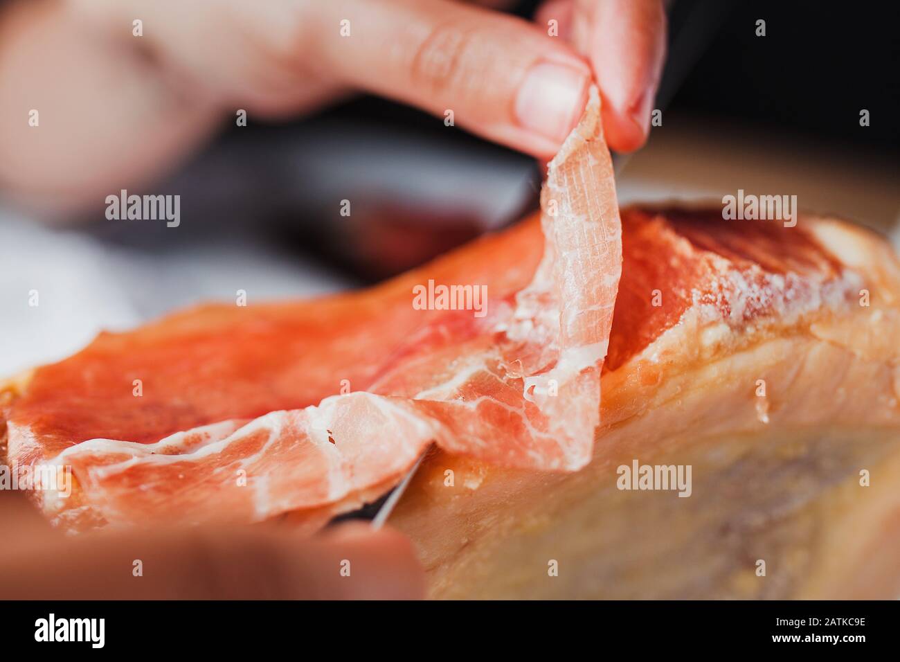 Jamon serrano. Jambon traditionnel espagnol, tranches de jambon sec en Espagne Banque D'Images