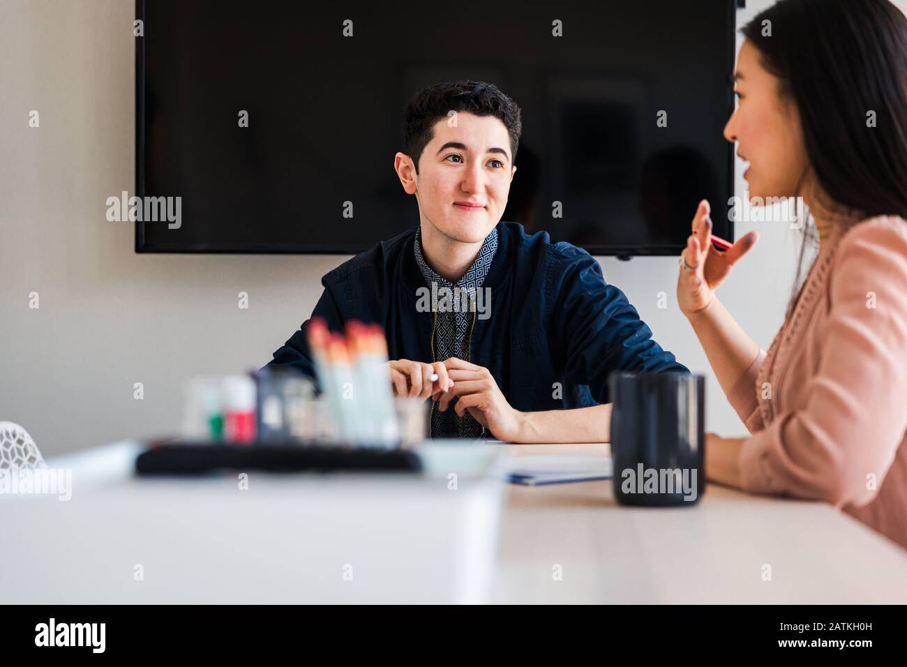 planification de la stratégie des employés de l'entreprise à la table dans la salle du conseil Banque D'Images