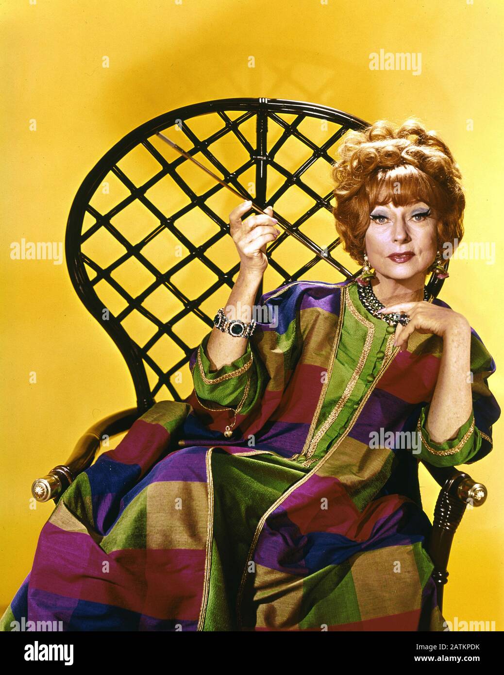 Agnes Moorehead, 'Bewitched' (1967) ABC / référence du fichier 33962-002THA Banque D'Images