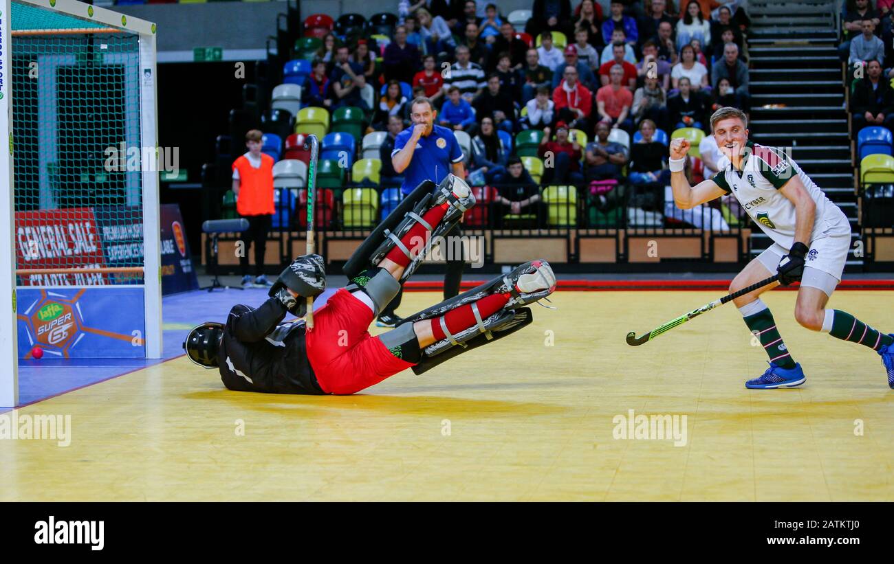 2020 hommes Jaffa Super 6 final Surbiton / Holcombe de la compétition intérieure de Copperbox Arena inn The England Hockey Banque D'Images