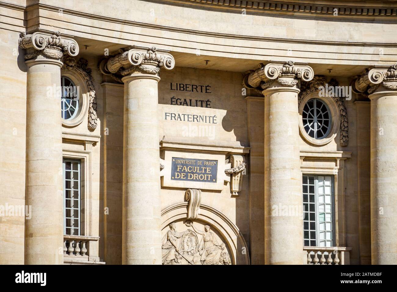 Paris/FRANCE - 19 septembre 2019 : Faculté de droit sur la place du Panthéon Banque D'Images