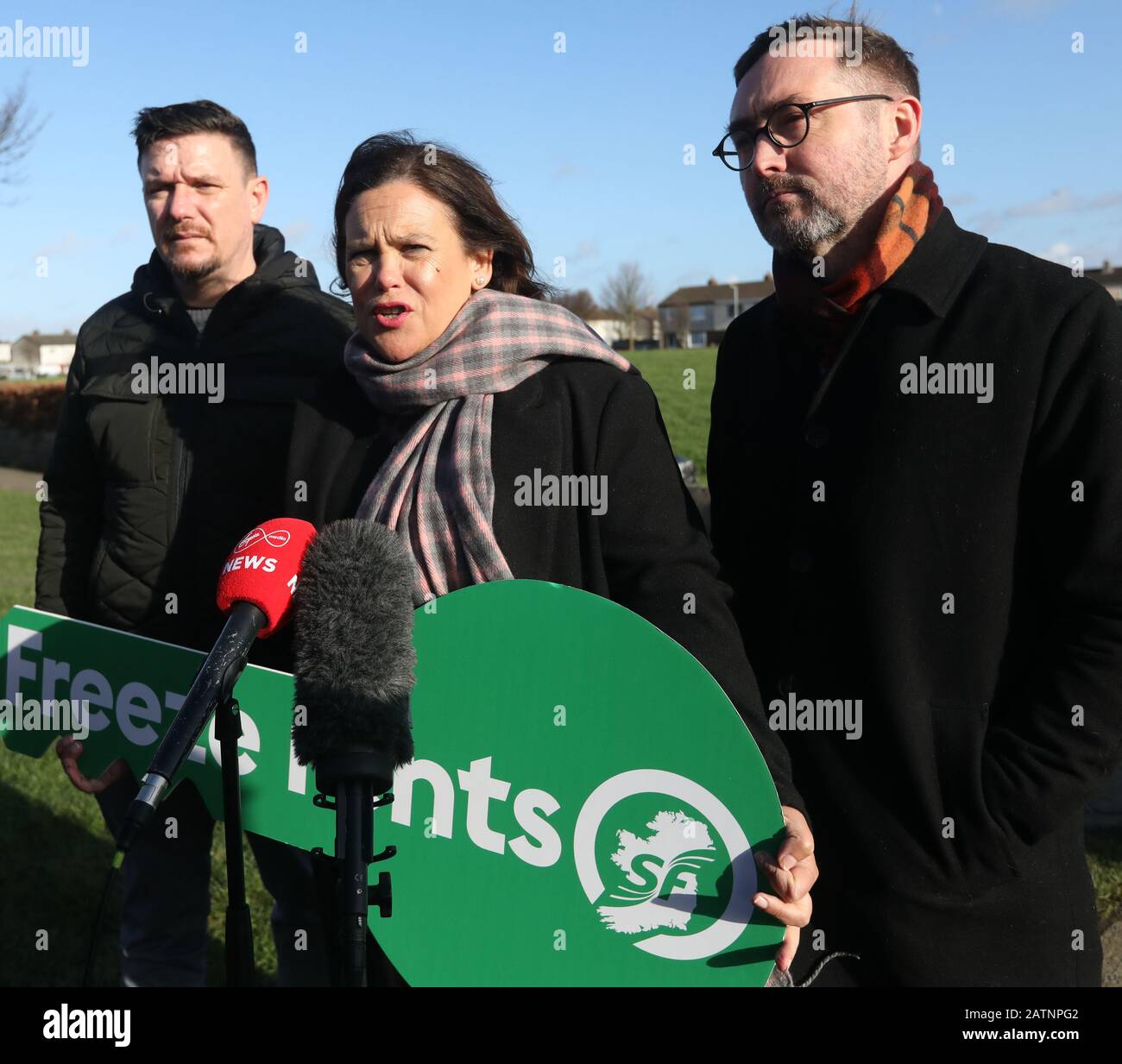 Mary Lou McDonald, leader de Sinn Fein, avance sur les sondages électoraux irlandais Banque D'Images