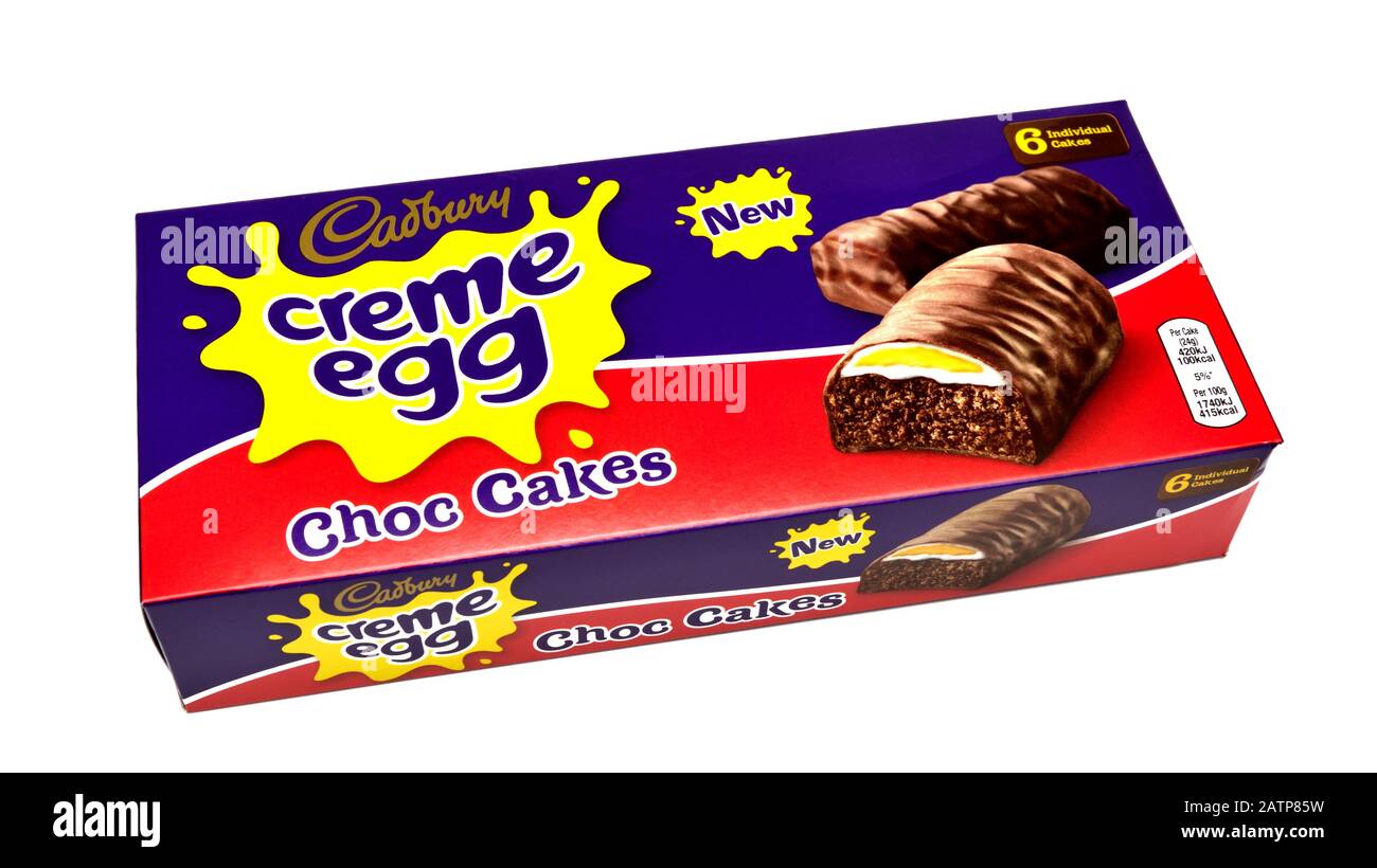 Cadbury crème oeuf, gâteaux de chocolat, paquet de 6, boîte de vente au détail Banque D'Images