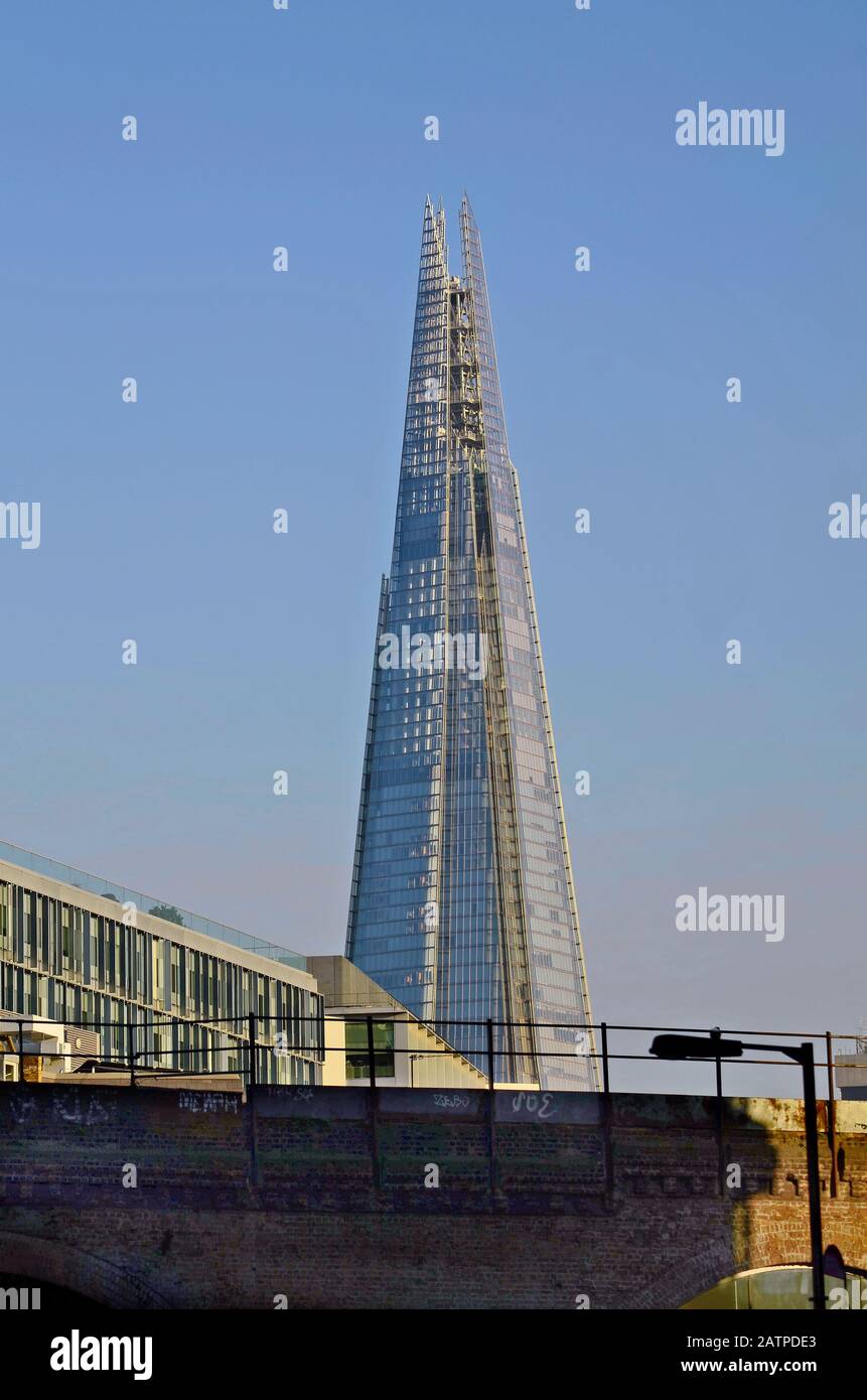 Londres, Royaume-Uni - 19 janvier 2016 : le gratte-ciel Shard, le plus haut bâtiment de Londres Banque D'Images