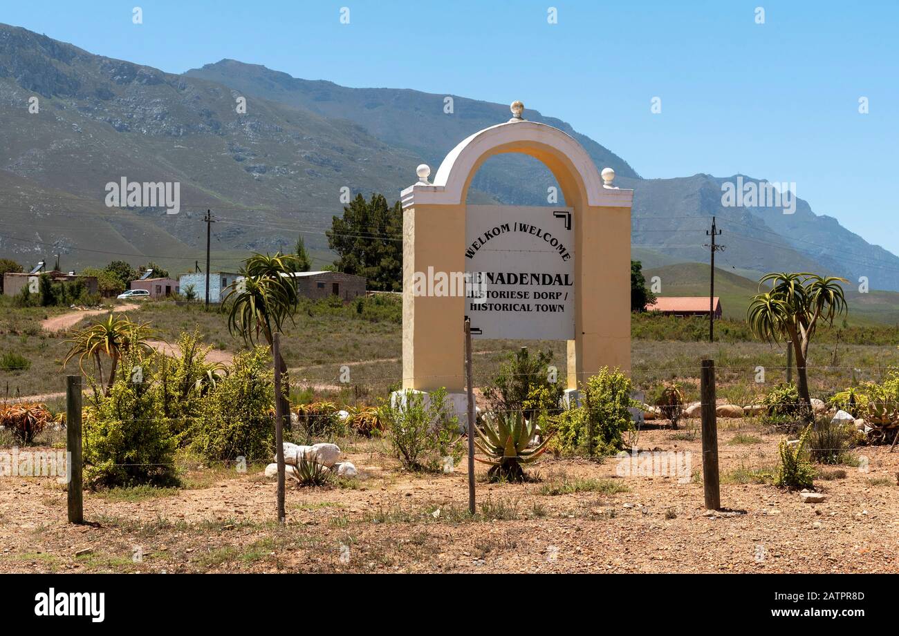 Genadendal, Overberg, Cap Occidental, Afrique Du Sud. Panneau de bienvenue à l'entrée de cette ville historique. Genadendal, Afrique Du Sud Banque D'Images