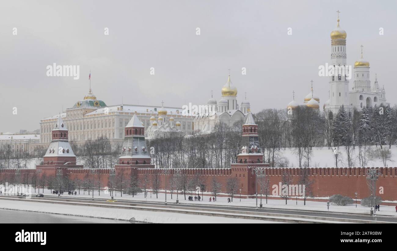 Moscou - 25 JANVIER : Kremlin de Moscou avec une église en hiver le 25 janvier 2019 à Moscou, Russie. Banque D'Images