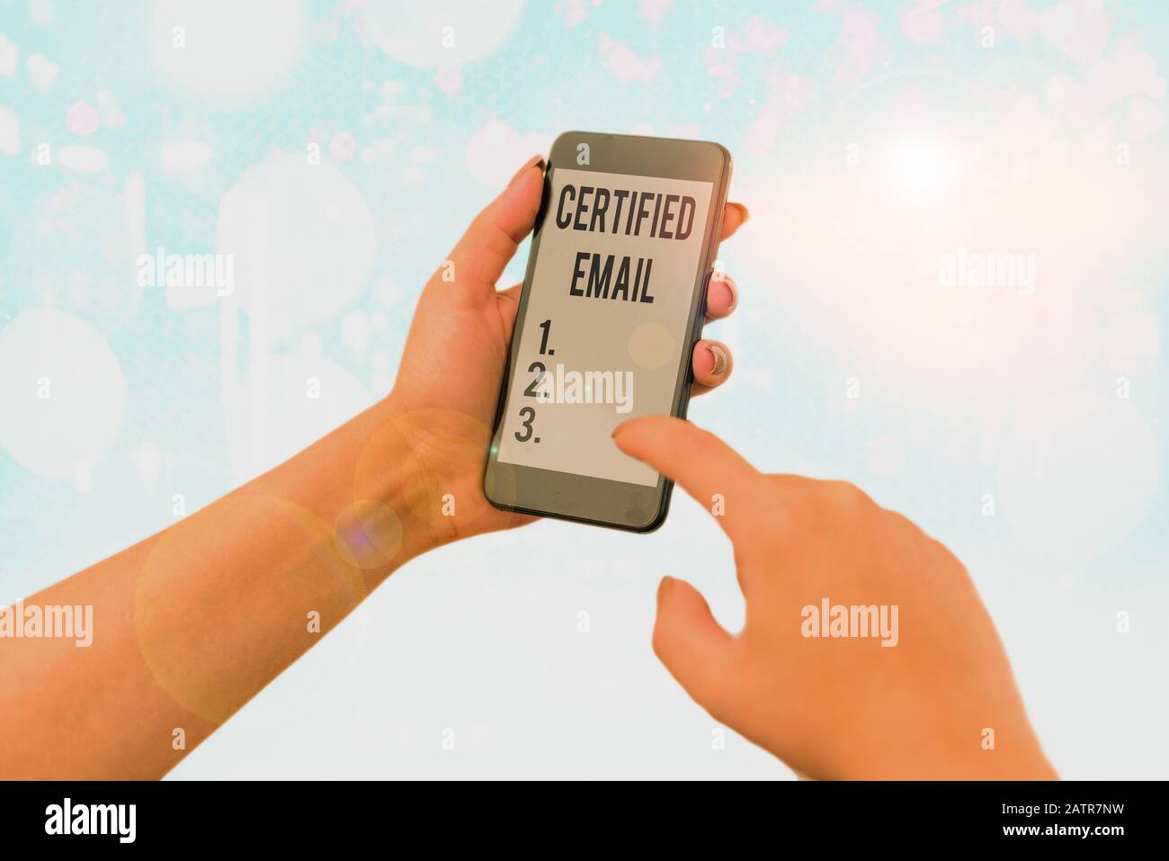Texte de rédaction de texte e-mail certifié. Photo d'entreprise présentant un e-mail dont l'envoi est certifié par un tiers neutre Banque D'Images