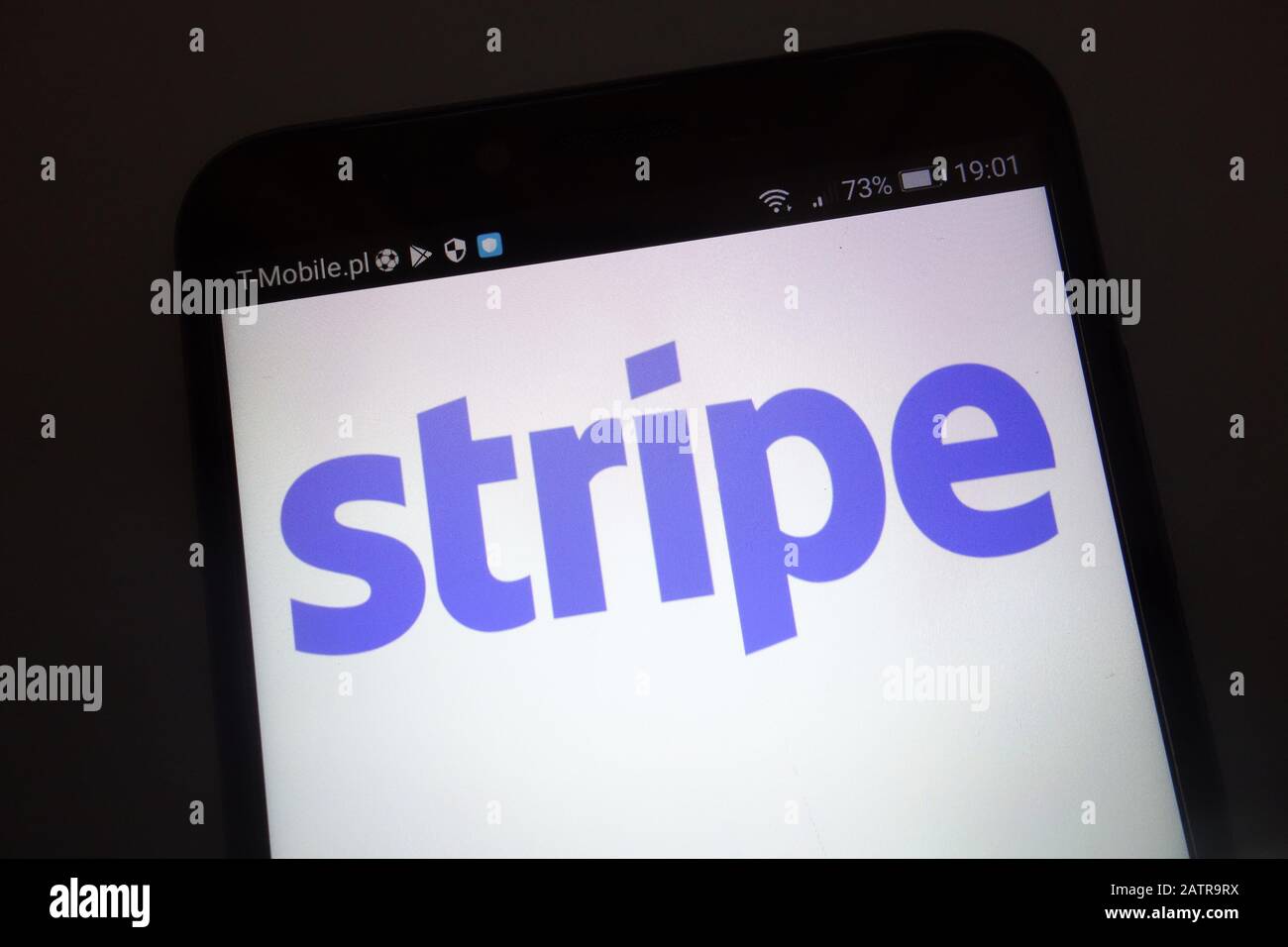 Logo rayé sur le smartphone Banque D'Images