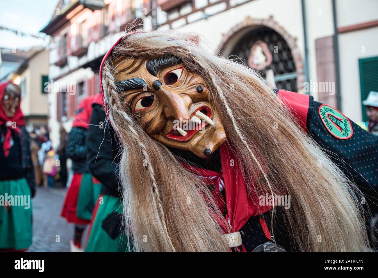 sorcières de haehnlefeld ettenheim - sorcière avec de beaux cheveux - défilé de carnaval - ettenheim - allemagne du sud Banque D'Images