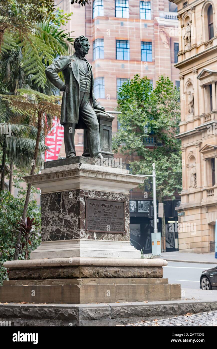 Statue de Thomas Sutcliffe mort 1816-1878, fondateur des industries australiennes, dont le marché de la laine, l'AMP et l'exportation de produits réfrigérés. Banque D'Images