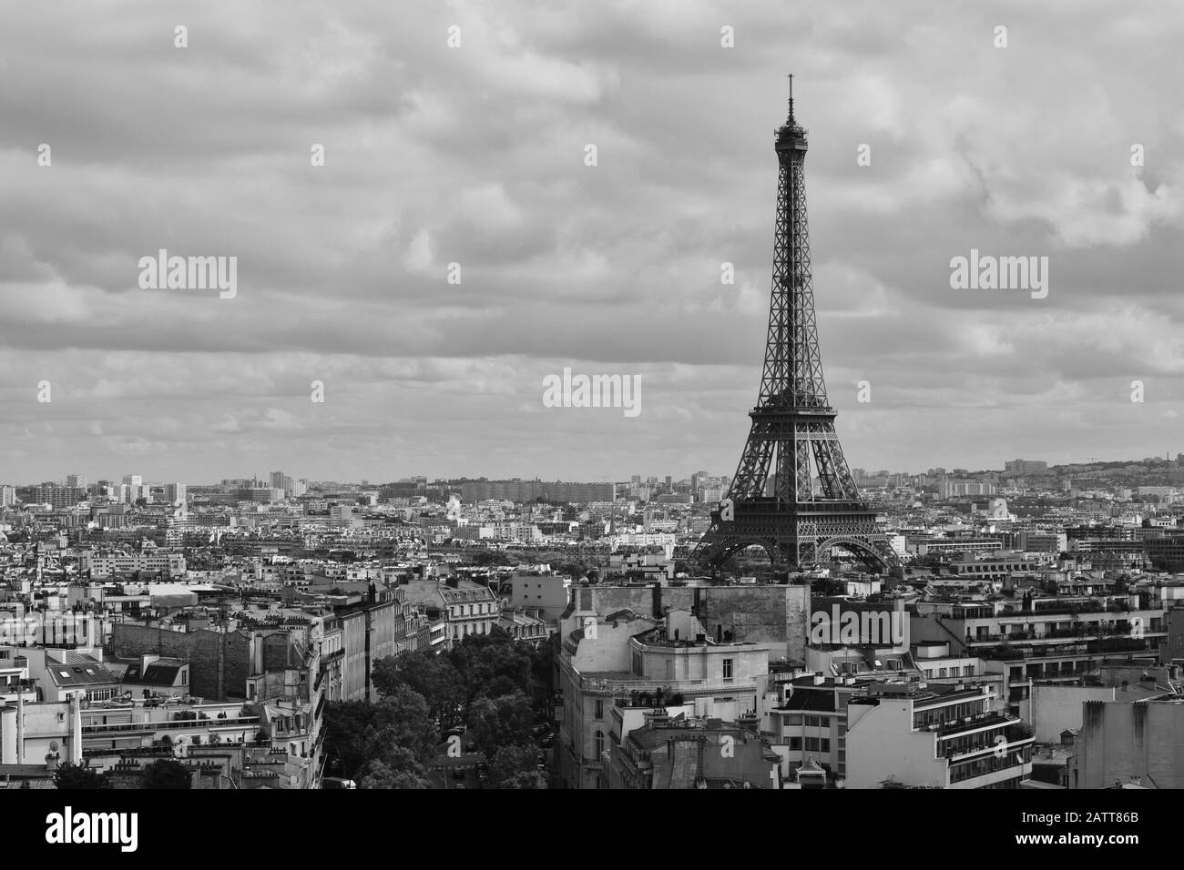 Paris Cityscape Noir Et Blanc Avec La Tour Eiffel Banque D'Images