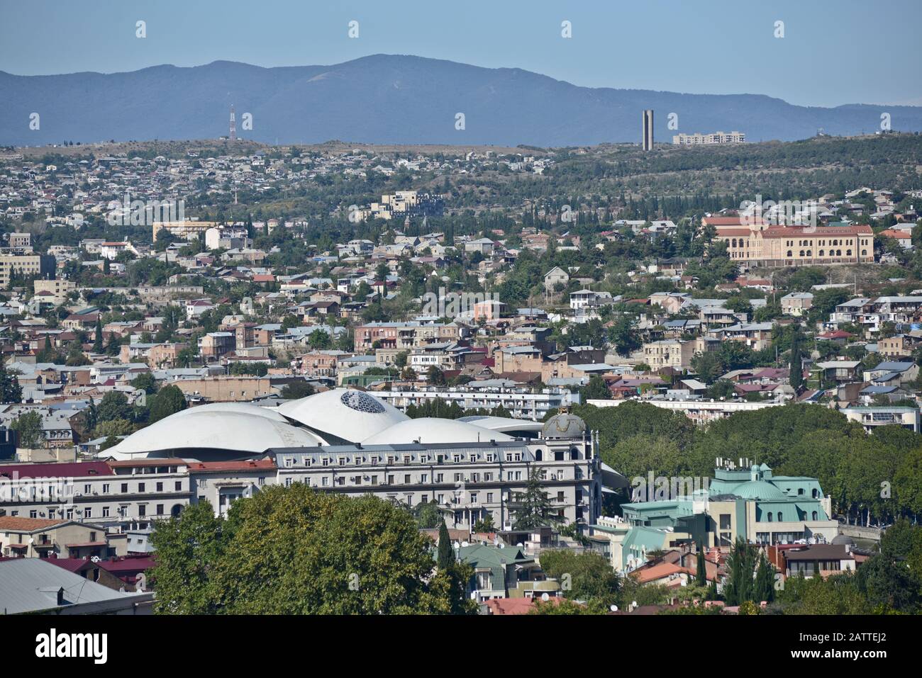 Tbilissi : salle de la fonction publique, vue panoramique depuis la colline Sololaki (Géorgie) Banque D'Images