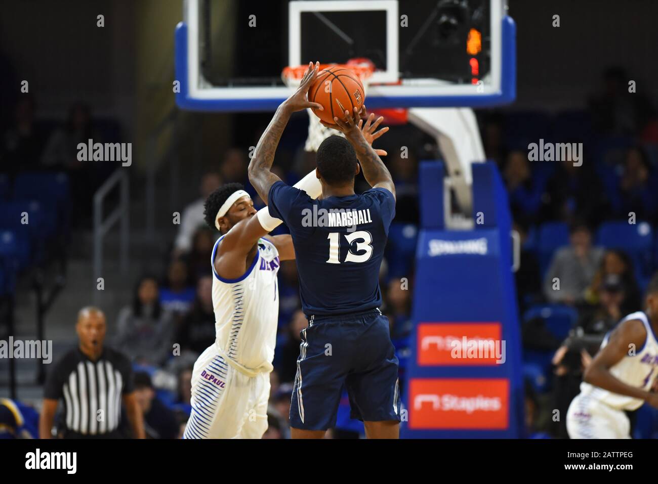 Chicago, Illinois, États-Unis. 04 février 2020. Xavier Musketeers forward Naji Marshall (13) tire un 3 pointeur pendant le jeu NCAA de la conférence Big East entre DePaul vs Xavier à Wintrust Area à Chicago, Illinois. Dean Reid/Csm/Alay Live News Banque D'Images
