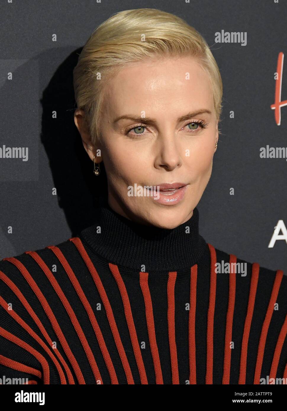 Charlize Theron arrive à l'exposition D'APPEL De Vanity Fair HOLLYWOOD qui s'est tenue à l'espace Annenberg pour la photographie à Los Angeles, CA le mardi 4 février 2020. (Photo De Athanlee B. Mirador/Sipa États-Unis) Banque D'Images