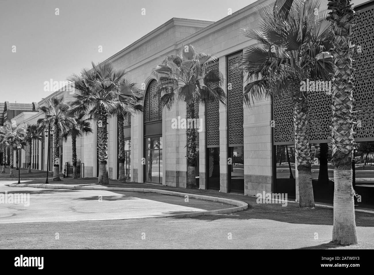 Bâtiment de l'hôtel dans la ville de villégiature de la Méditerranée Banque D'Images