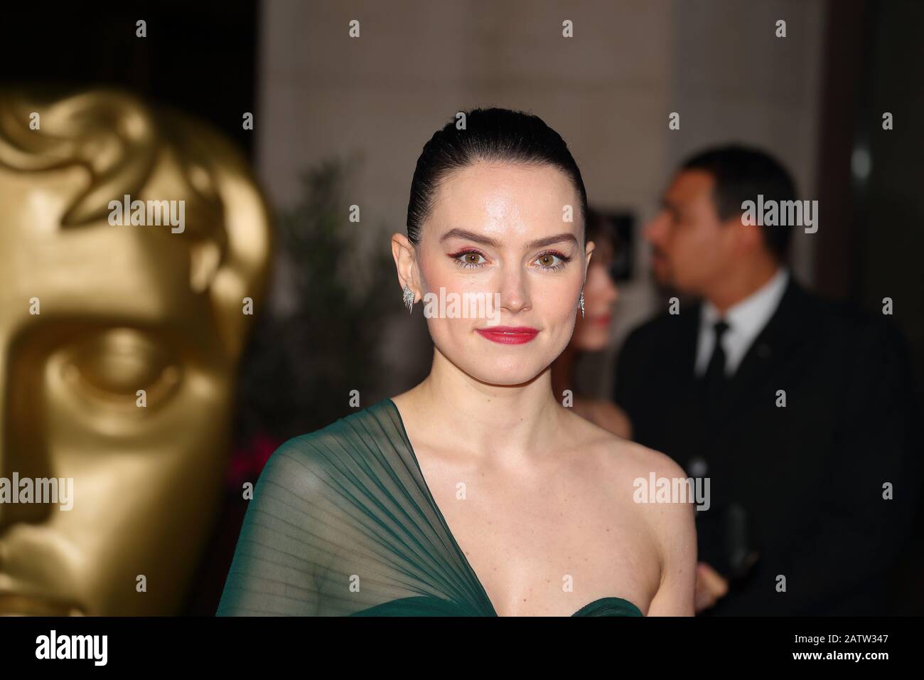 L'actrice Daisy Ridley assiste au dîner après-parti EE BAFTA au Grosvenor House Hotel à Londres, au Royaume-Uni Banque D'Images