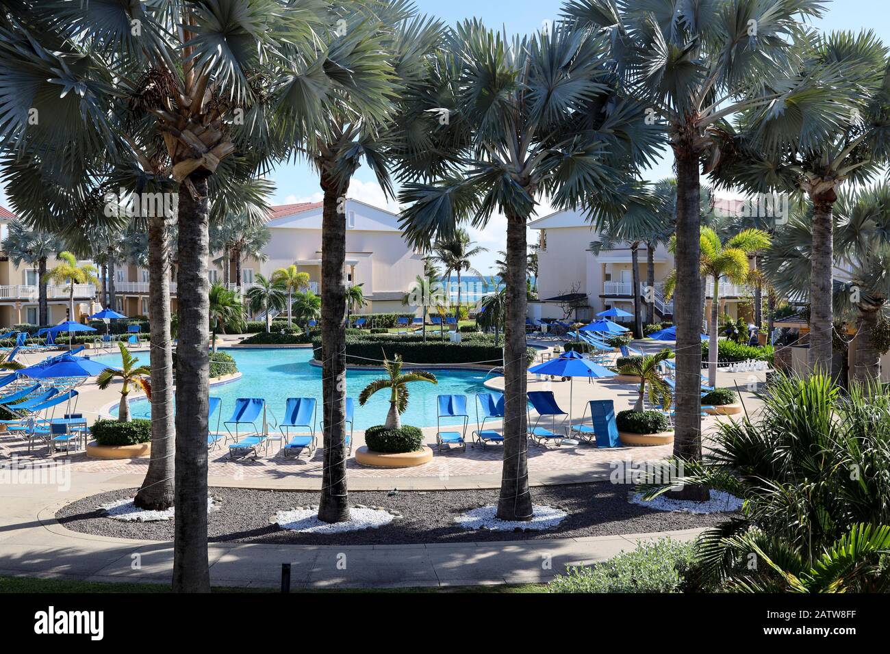 La piscine du St Kitts Marriott Se Trouve à l'ouest des Antilles Banque D'Images