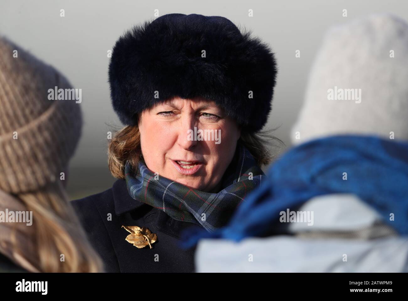 Anne-Marie Trevelyan Ministre d'État des Forces armées en tant que premier avion de patrouille maritime Poseidon de chasse sous-marine au Royaume-Uni P-8 A est arrivé de NAS Jacksonville aux États-Unis. Date De L'Image: Mardi 4 Février 2020. Le Royaume-Uni achète neuf des Boeing équipés de capteurs et de systèmes d'armes pour la guerre anti-sous-marine, ainsi que des missions de surveillance et de recherche et sauvetage. L'avion sera basé à Kinloss Barracks jusqu'à ce qu'ils se déplacent de façon permanente à RAF Lossiemouth dont la piste est actuellement en train d'être résurportée. Crédit photo devrait lire: Andrew Milligan/PA Fil Banque D'Images Anne-Marie Trevelyan Ministre d'État des Forces armées en tant que premier avion de patrouille maritime Poseidon de chasse sous-marine au Royaume-Uni P-8 A est arrivé de NAS Jacksonville aux États-Unis. Date De L'Image: Mardi 4 Février 2020. Le Royaume-Uni achète neuf des Boeing équipés de capteurs et de systèmes d'armes pour la guerre anti-sous-marine, ainsi que des missions de surveillance et de recherche et sauvetage. L'avion sera basé à Kinloss Barracks jusqu'à ce qu'ils se déplacent de façon permanente à RAF Lossiemouth dont la piste est actuellement en train d'être résurportée. Crédit photo devrait lire: Andrew Milligan/PA Fil Banque D'Images