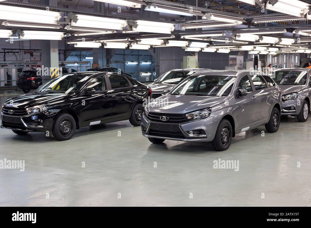 Москвич 6 седан. Нива на конвейере. Новый автопром. Москвич седан 2023. Выпуск российских машин.