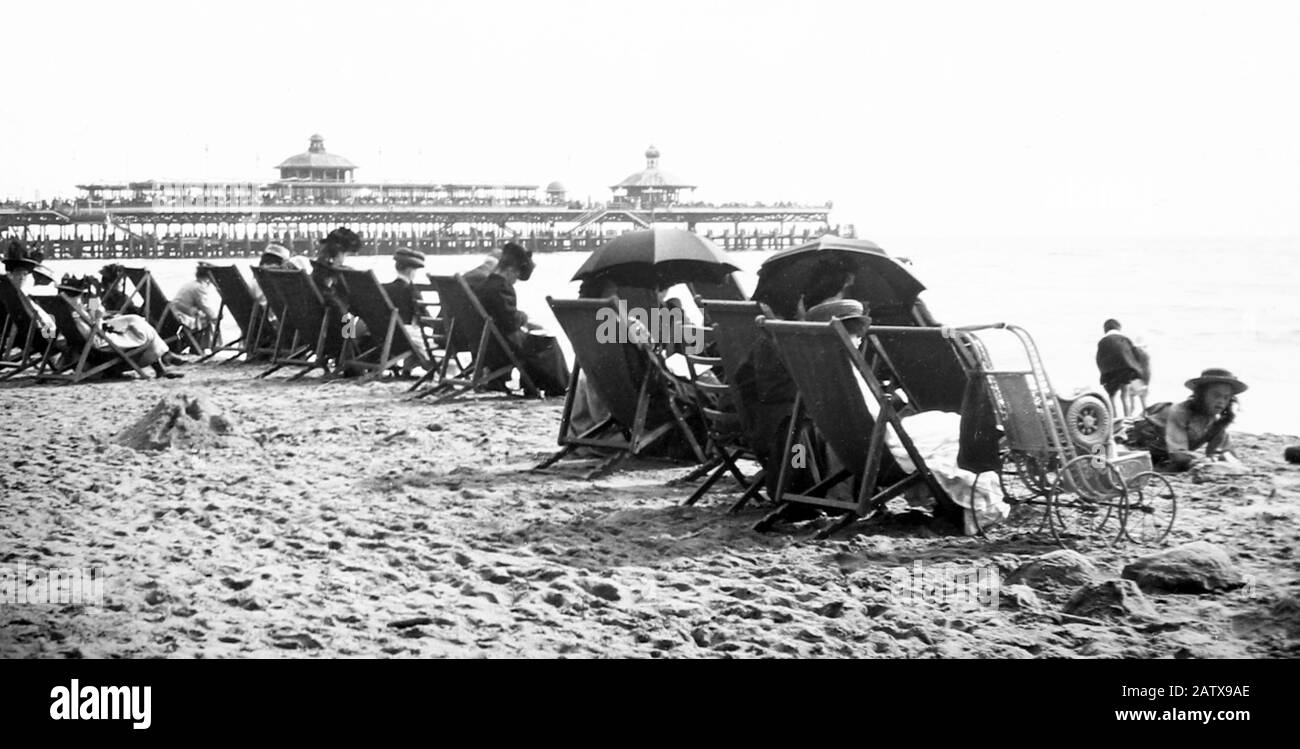 Plage et jetée de Bournemouth, début des années 1900 Banque D'Images